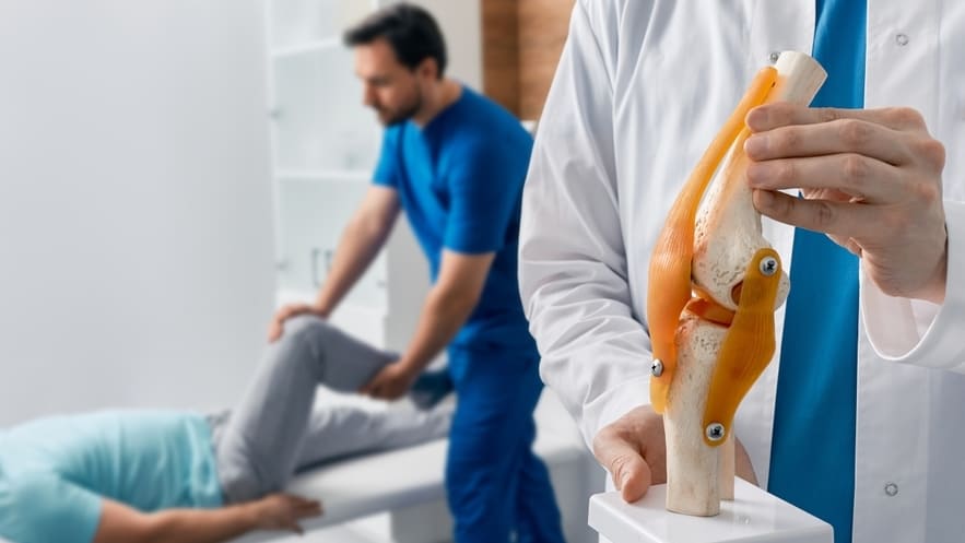 Осмотр врача перед операцией на сухожилиях Показания к операции на сухожилиях