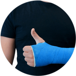 Гипсовая повязка на запястье Результат остеосинтеза костей запястья