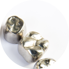 Цельнолитые коронки (цельноциркониевые) Цельнолитые коронки (цельноциркониевые)